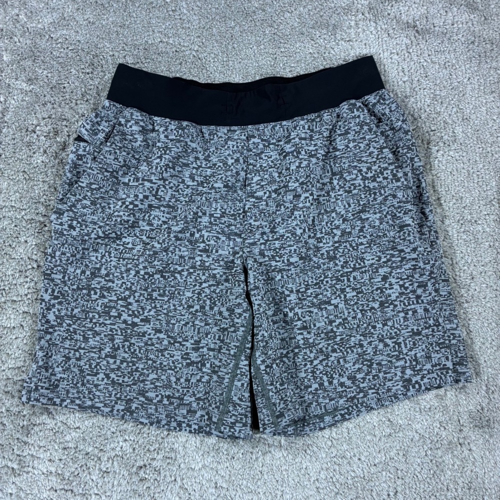 Lululemon T.H.E. Short 7" Linerless Men Medium Gray Digital Print LM7ANLS